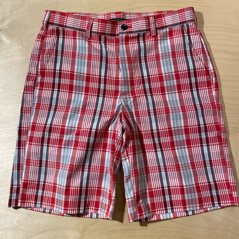 IZOD Golf Red Plaid Men's Shorts 32 (LK)